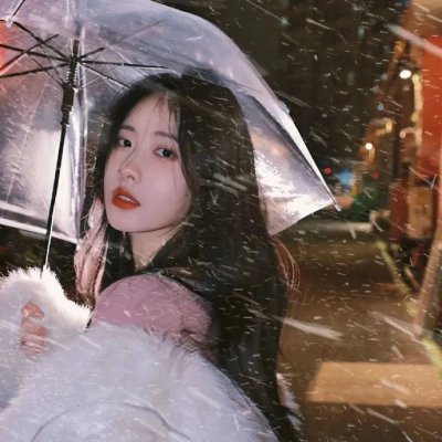 渣男劈腿，闪婚服务员是大佬